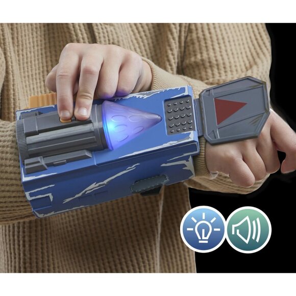 Star Wars The Mandalorian Dual Attack Gauntlet Blaster by Hasbro - Picture 4 of 6